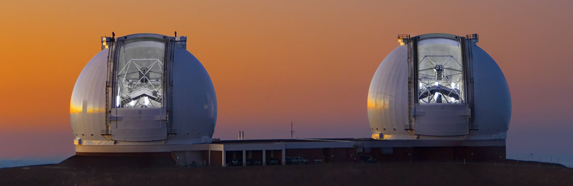 W.M. Keck twin telescopes on Maunakea, Hawai'i (c) Laurie Hatch)