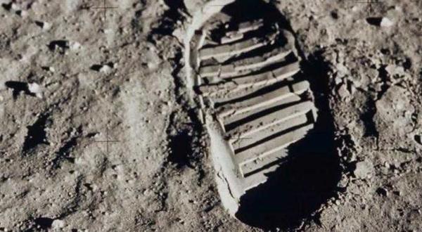 Footprint on the moon